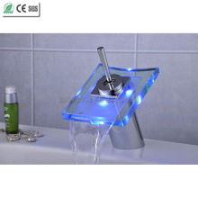 Grifo de lavabo LED de una sola manija de vidrio Waterfall (QH0801F)